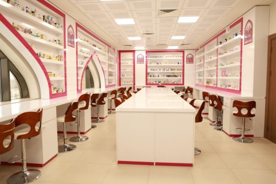 القاعات الدراسية والمختبرات