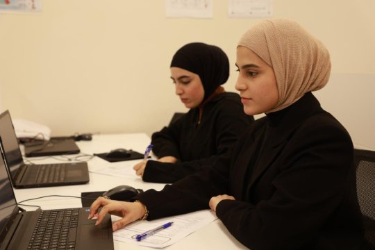 القاعات الدراسية والمختبرات