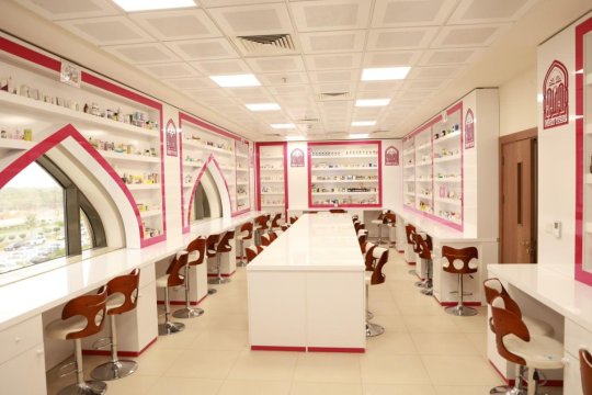 القاعات الدراسية والمختبرات