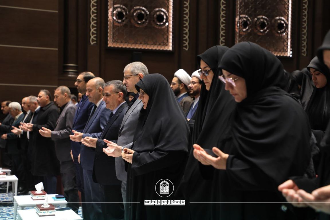 #بالصور: السيدة عميدة كلية الهندسة تشارك في وقفة حداد بمناسبة استش،هاد آية الله العظمى السيد علي الخامنئي (قدس سره)