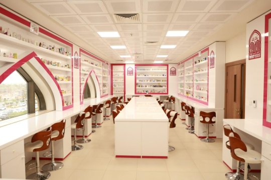 القاعات الدراسية والمختبرات