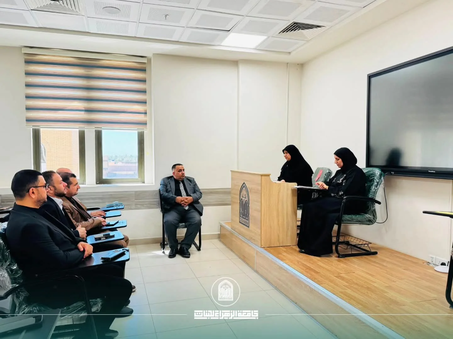 College of Pharmacy Dean  Discusses Preparations for Summer Training Program with Faculty Members