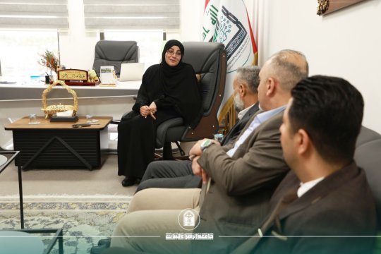 السيدة العميدة تستقبل لجنة الامتثال الوزارية للاطلاع على سير العمل