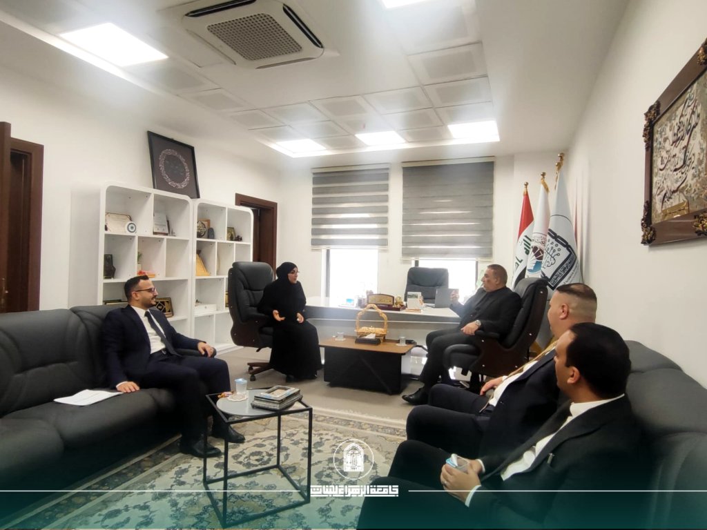 السيدة العميدة تستقبل وفد جمعية تكنولوجيا المعلومات لبحث التعاون وإطلاق ورش تخصصية للطالبات