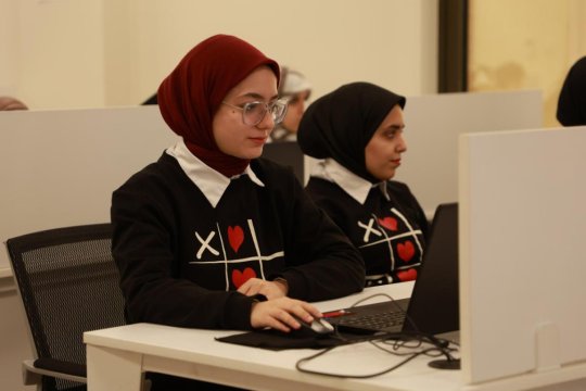 القاعات الدراسية والمختبرات