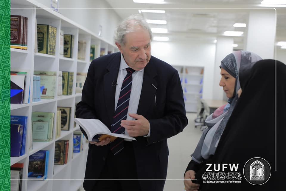 British Researcher Commends ZUW for Architectural Style and Academic Progress