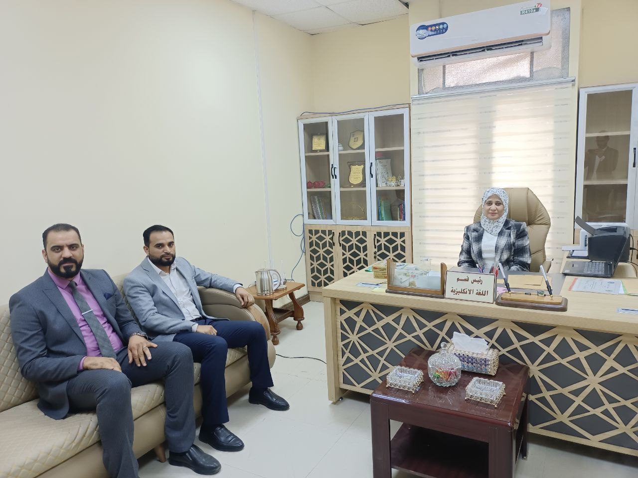 وفد من قسم اللغة الإنكليزية في جامعة الزهراء (عليها السلام) يزور كلية التربية للبنات في جامعات بغداد والعراقية والكوفة