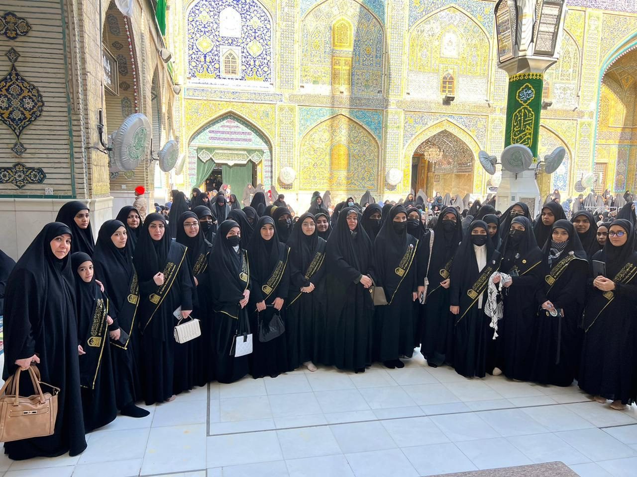 طالبات جامعة الزهراء (عليها السلام) للبنات تنظم رحلة إلى روضة الشهيد المهندس