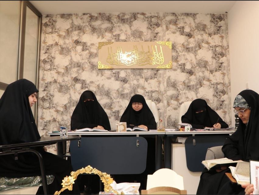 وحدة التحفيظ القرآني في جامعة الزهراء (عليها السلام) للبنات تجري اختبار تخفيضات المشروع القرآني